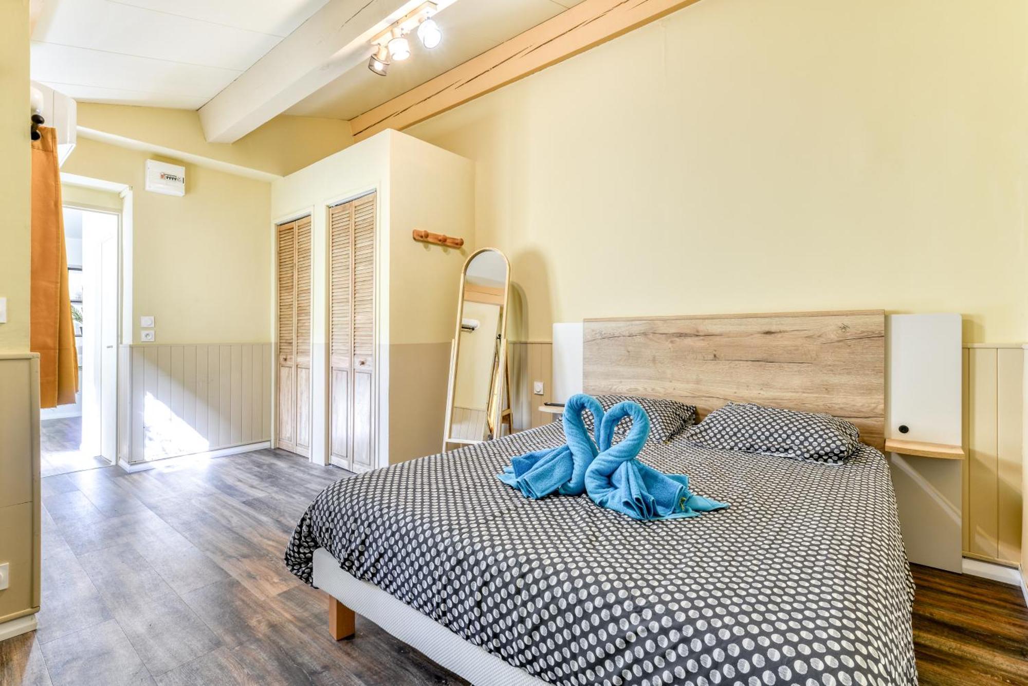Cote Palais Avec Climatisation - Fibre & Netflix - Spacieux En Rez-De-Chaussee Carcassonne Exteriér fotografie